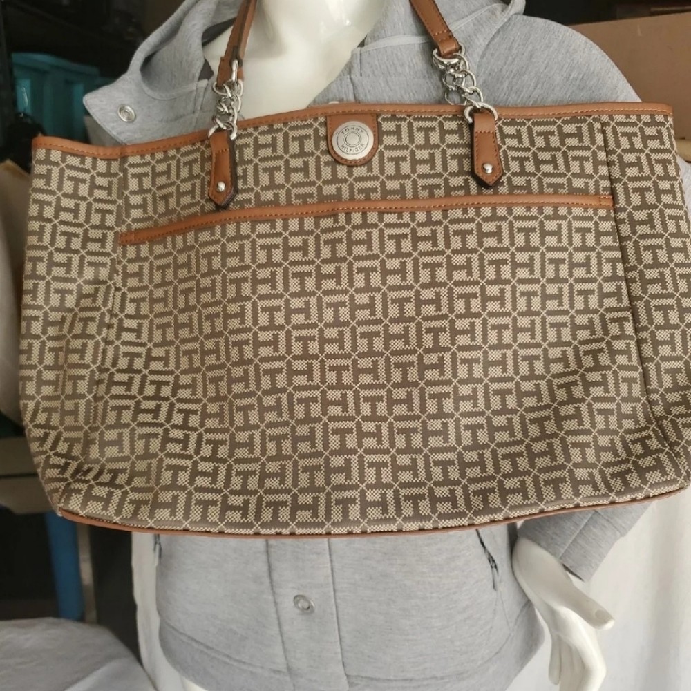 Tommy Hilfiger Tote